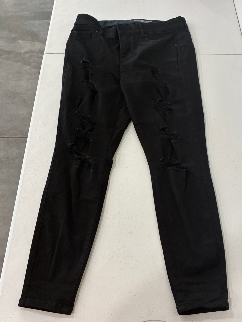 Torrid Black Ripped Bombshell Skinny Jeans Size 16R Premium Stretch High Rise